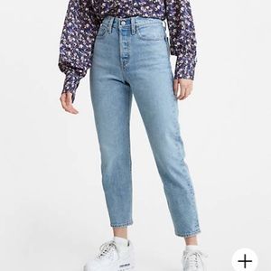 Levi’s wedgie fit ankle jeans
